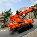 Jekko Mini Crane going uphill with tracks