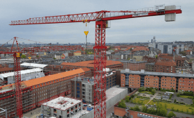 Kroll Flat top towerCrane in Sky